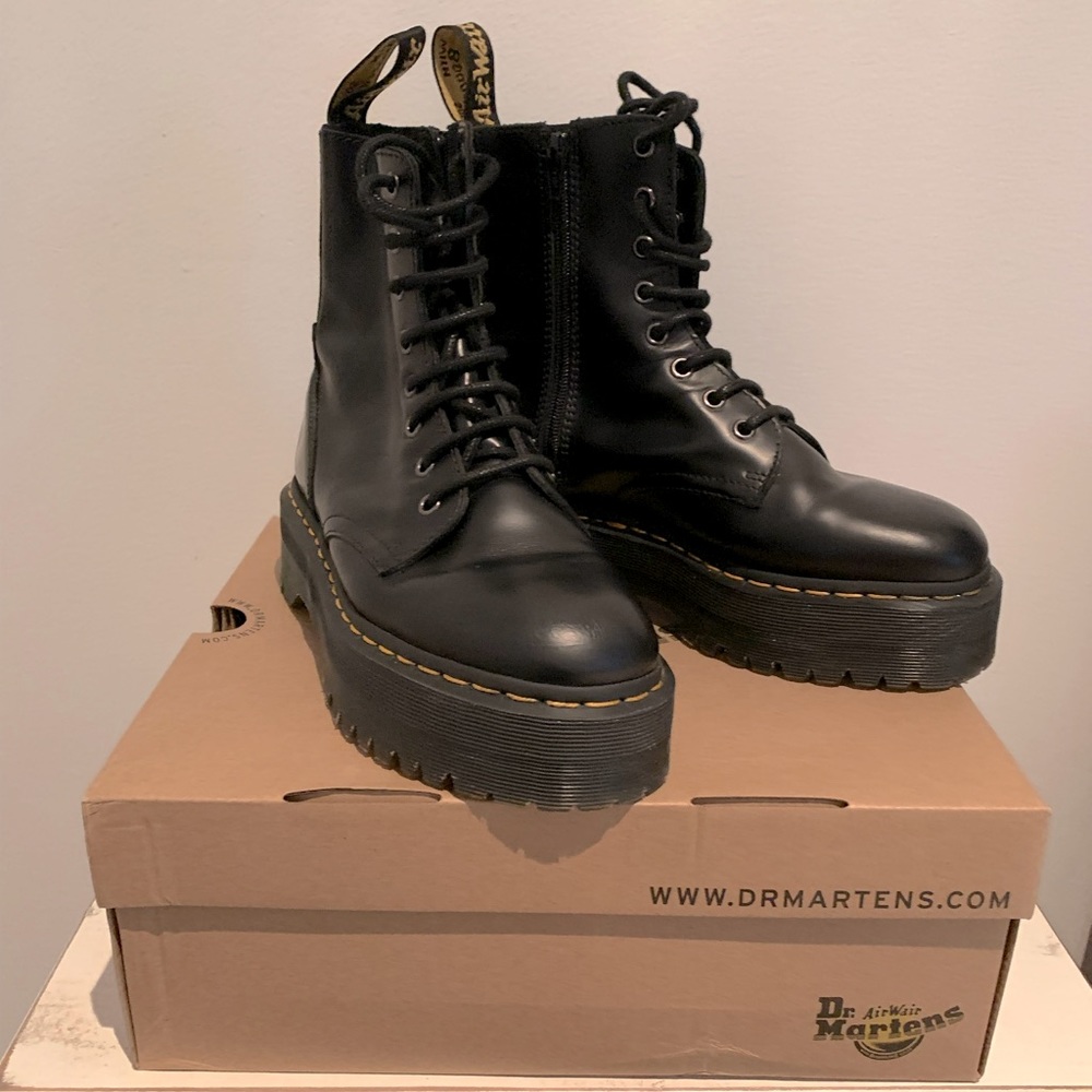 COPY - DR. MARTENS
JADON Women